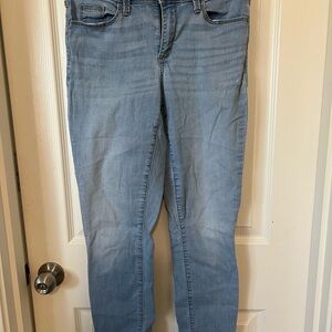 Universal Thread Women's Light Blue Skinny Jeans